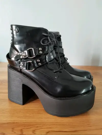 Botines negros con plataforma - miniatura 1
