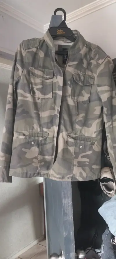 Chaqueta militar camuflaje verde - miniatura 6