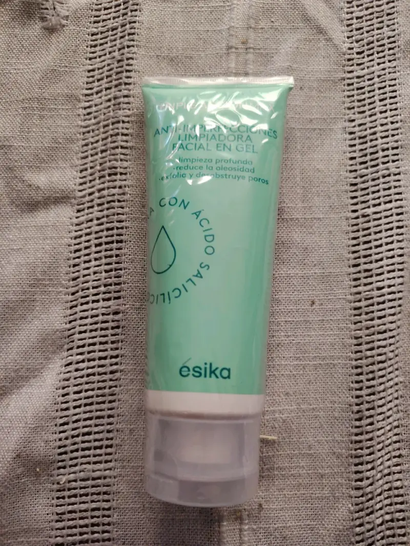 Gel limpiador facial Ésika