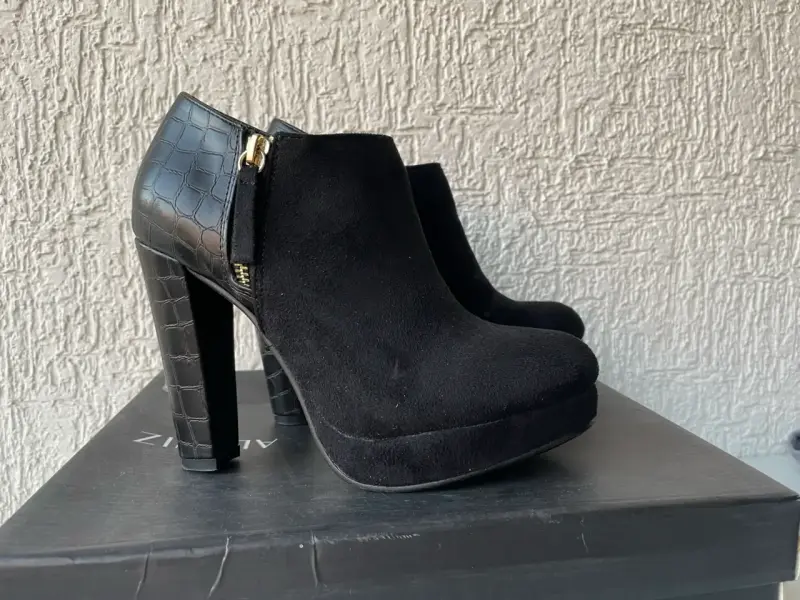 Botines negros de tacón alto - 1