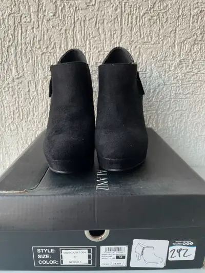 Botines negros de tacón alto - miniatura 2