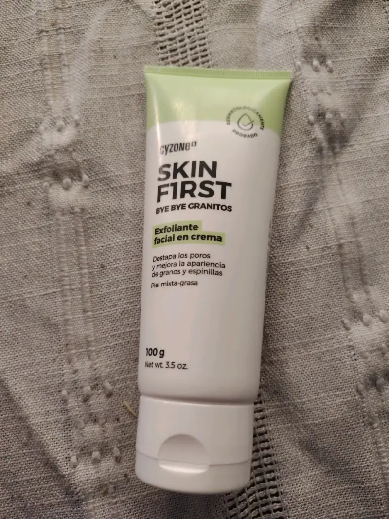 Exfoliante facial Skin First 100g