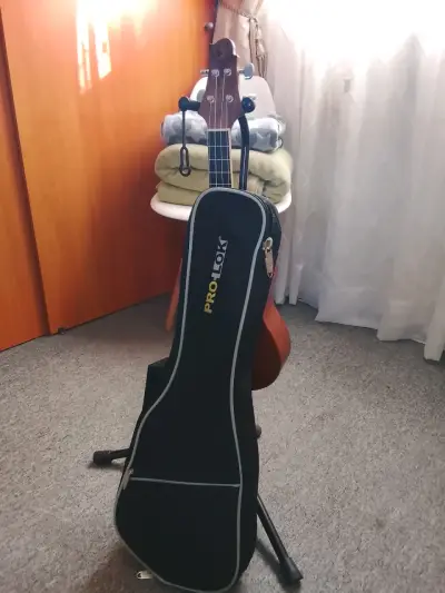 Ukulele con funda Pro-Lok - miniatura 4