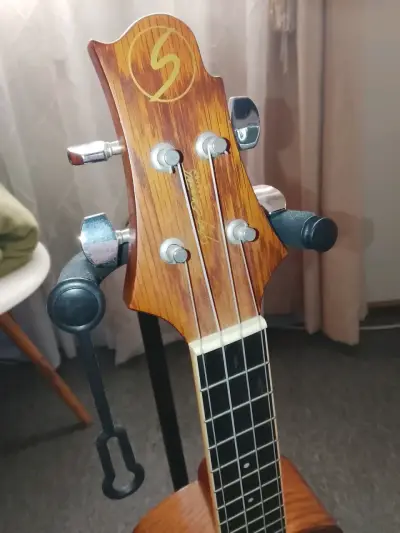 Ukulele con funda Pro-Lok - miniatura 5