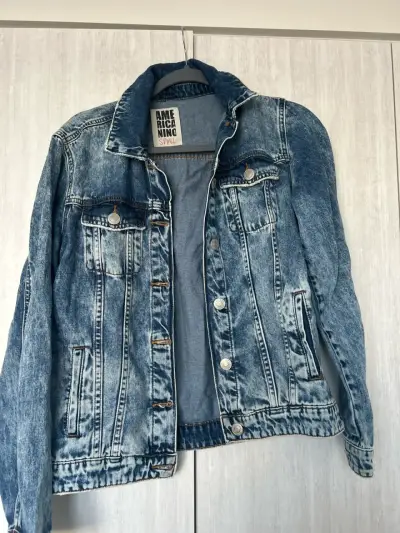 Chaqueta de mezclilla desgastada mujer - miniatura 1