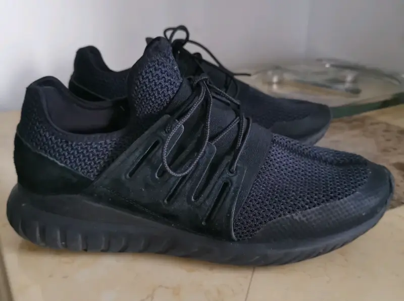 Zapatillas negras deportivas - 4