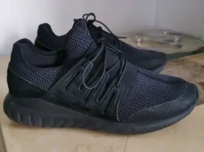 Zapatillas negras deportivas - miniatura 4