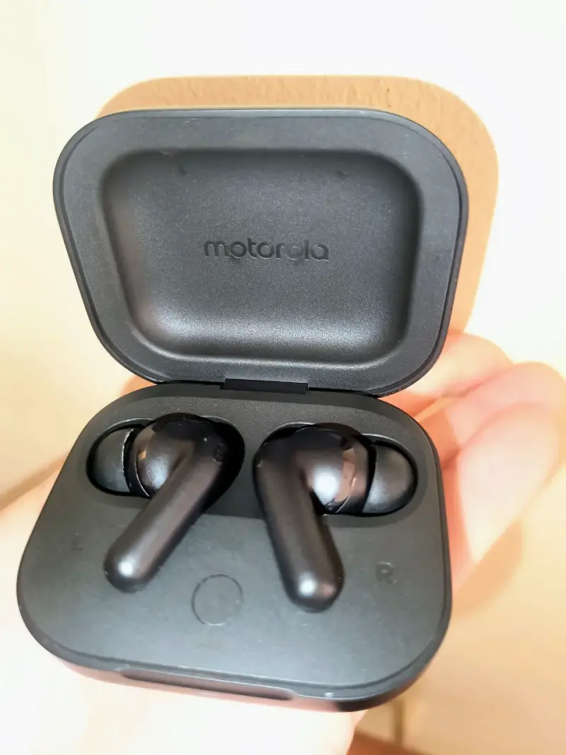 Audífonos inalámbricos Motorola By Bosé - 2