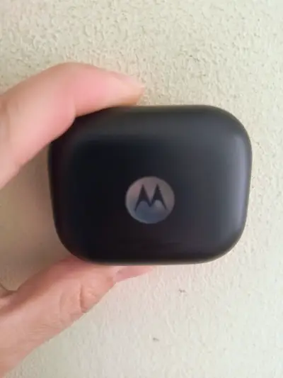 Audífonos inalámbricos Motorola By Bosé - miniatura 3
