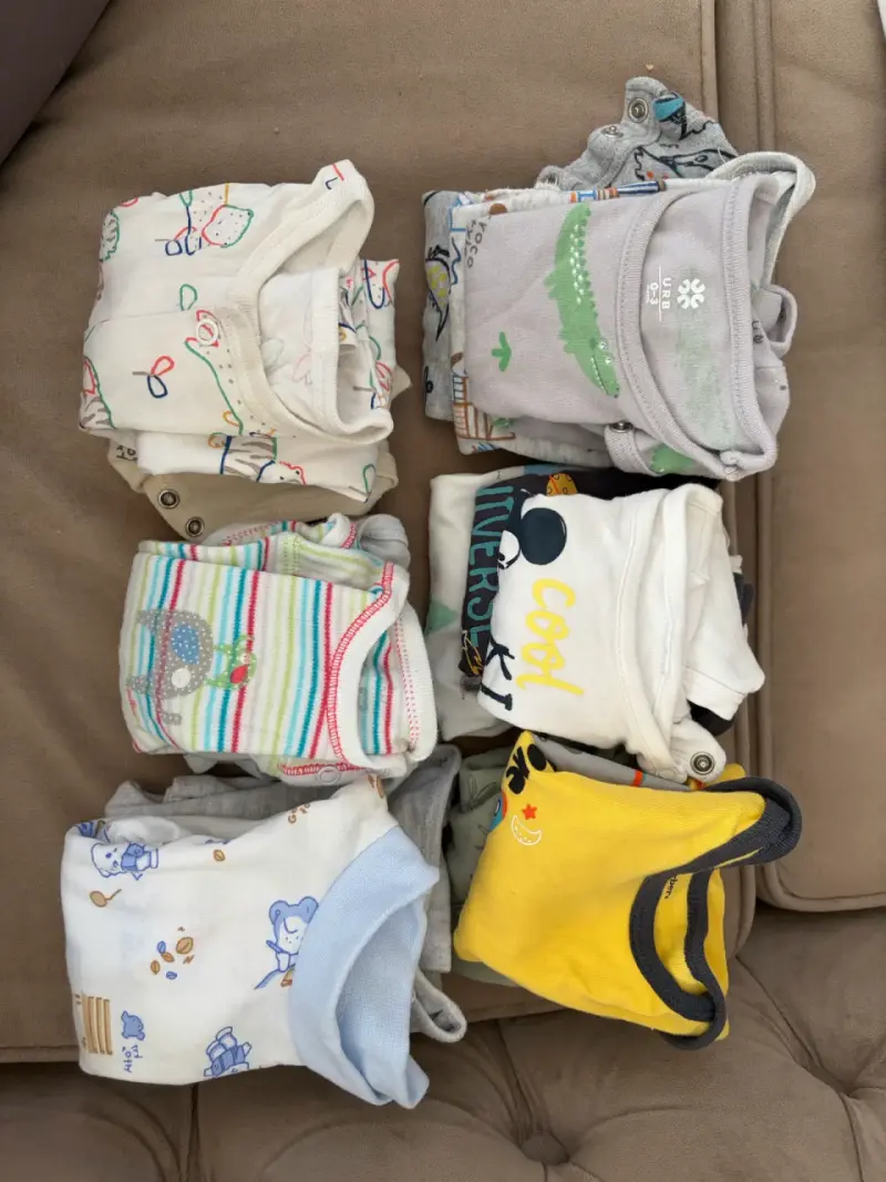 Lote de ropa infantil variada - 1