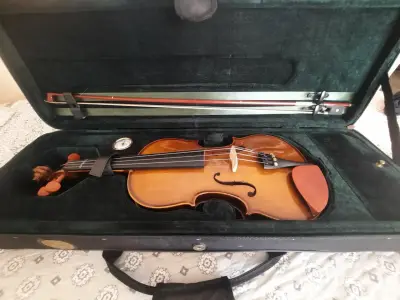 Violín con estuche y arco - miniatura 1