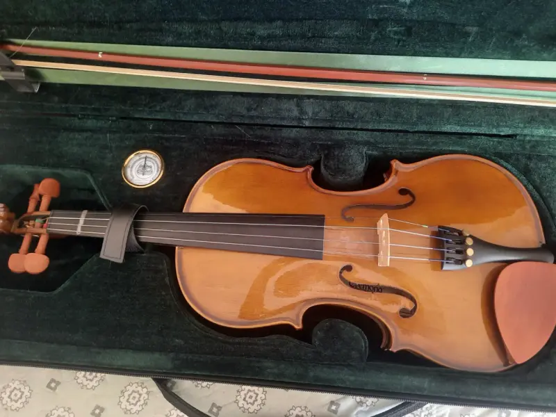Violín con estuche y arco - 3
