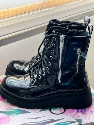 Botas negras charol con cordones - miniatura 5