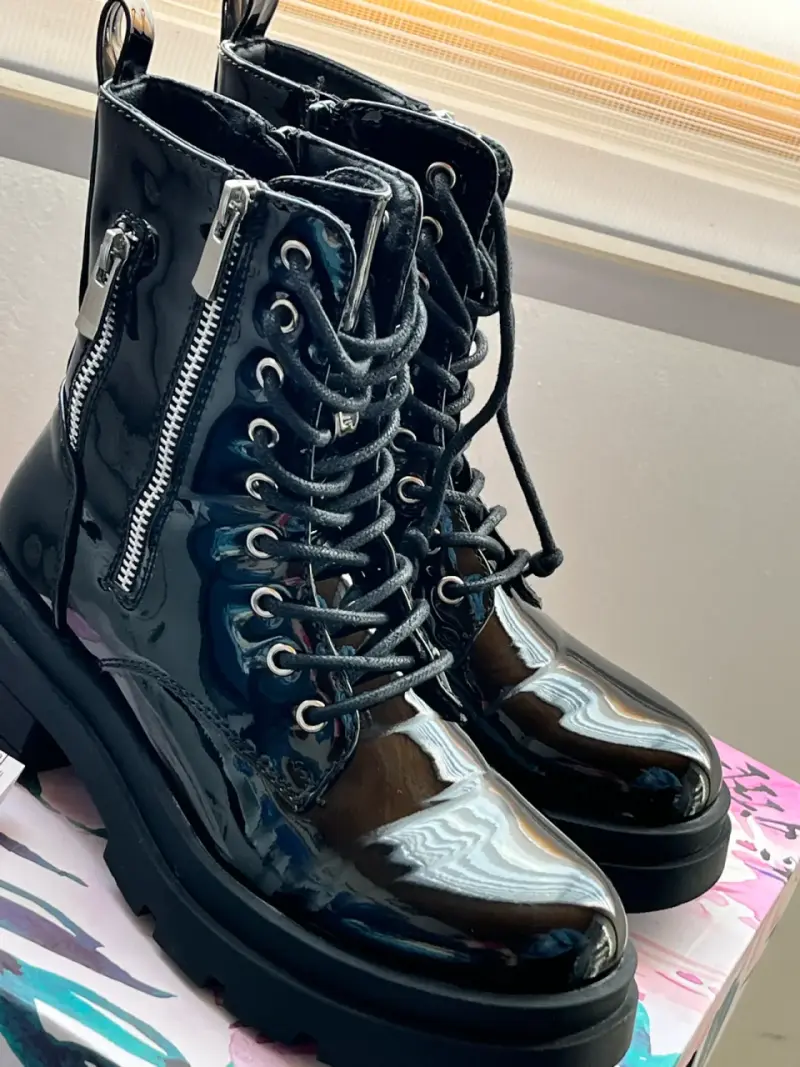 Botas negras charol con cordones - 6