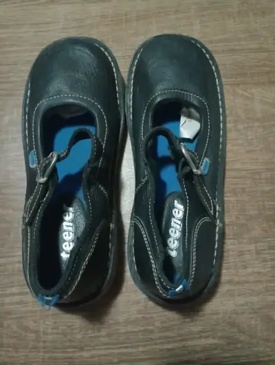 Zapatos de cuero negros infantiles - miniatura 2
