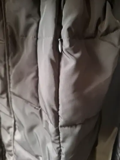 Chaqueta larga Taupe con capucha - miniatura 4