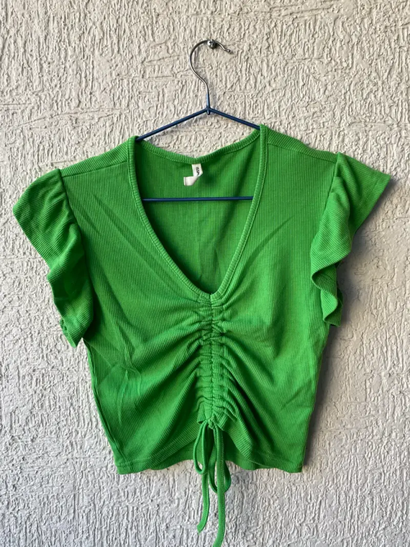 Polera verde fruncida - 1