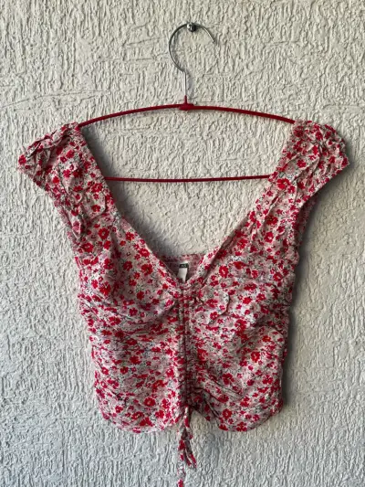 Top floreado ajustable rojo y blanco - miniatura 1