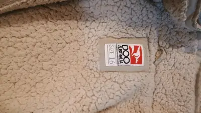 Chaqueta beige con forro de chiporro - miniatura 2