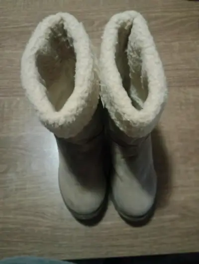 Botas grises con forro de lana - miniatura 2