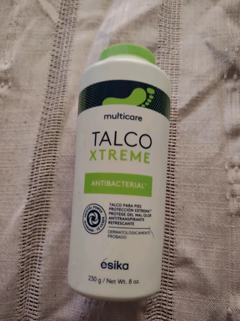 Talco Antibacterial Ésika Xtreme