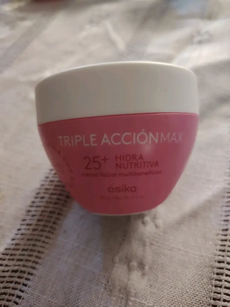 Crema facial Ésika Triple Acción Max