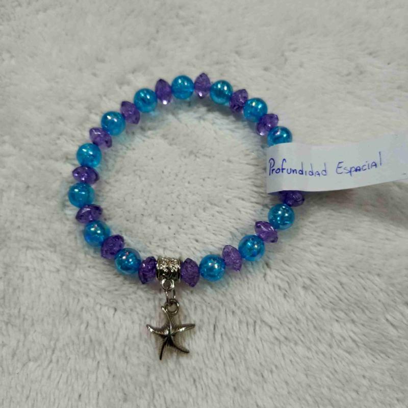 Pulsera de cuentas azules y moradas