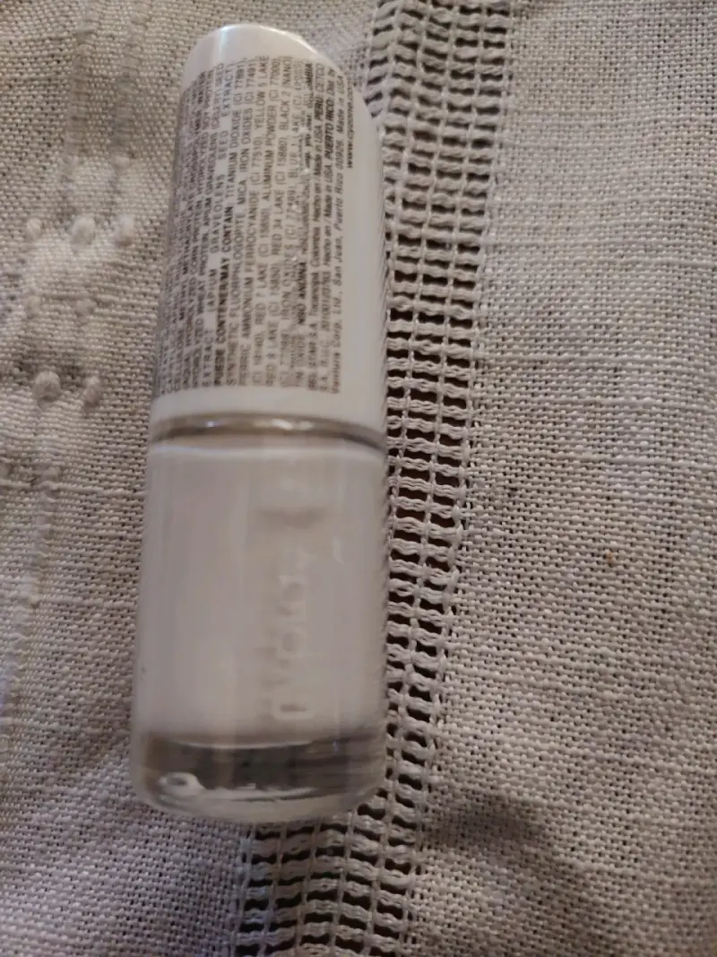Esmalte de uñas blanco Sally Hansen