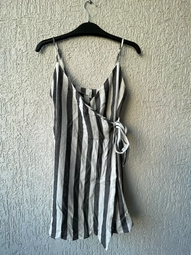 Vestido a rayas blanco y negro - 1
