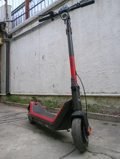 Scooter eléctrico NIU KQI3 Sport - miniatura 1