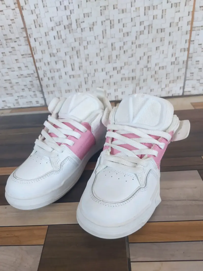 Zapatillas Valentino blancas con rosadas