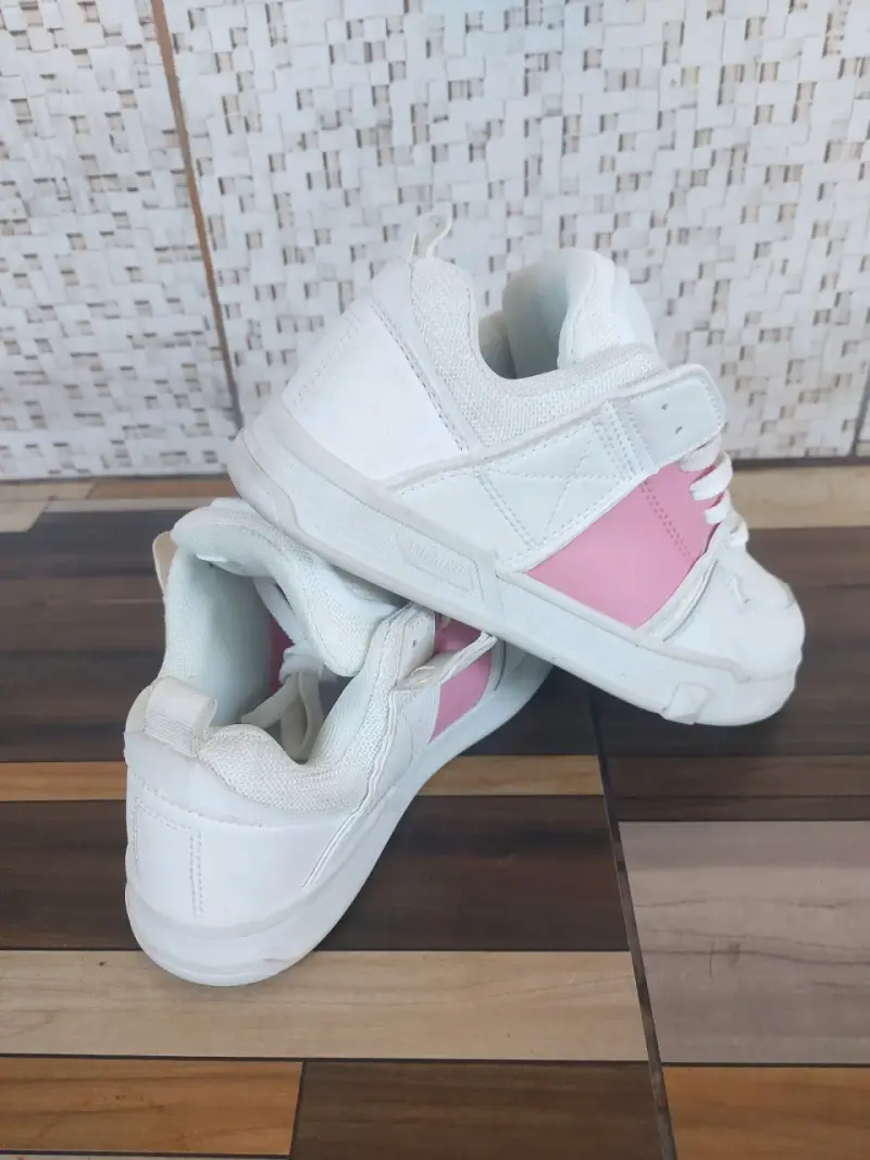 Zapatillas Valentino blancas con rosadas - 2