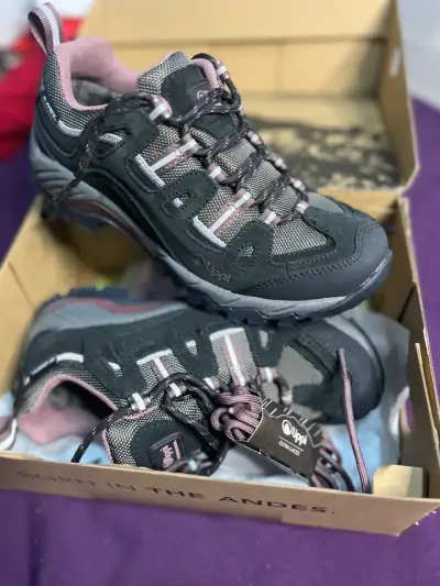 Zapatillas de trekking negras Upp - miniatura 1