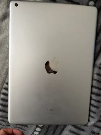 iPad 7ta generación, está casi nuevo - miniatura 3