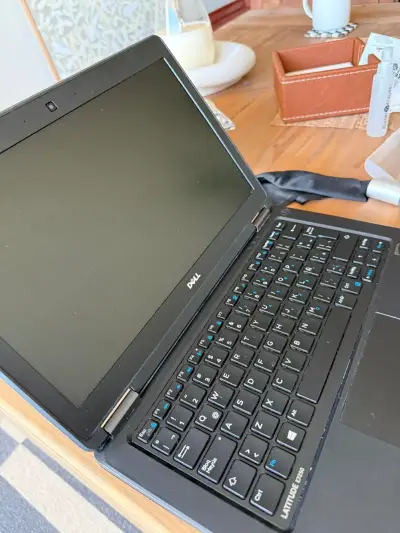 Notebook Dell negro usado - miniatura 2