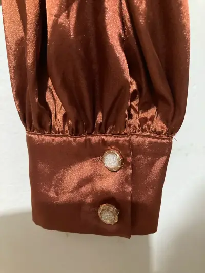 Blusa de lentejuelas y satin  marrón - miniatura 6
