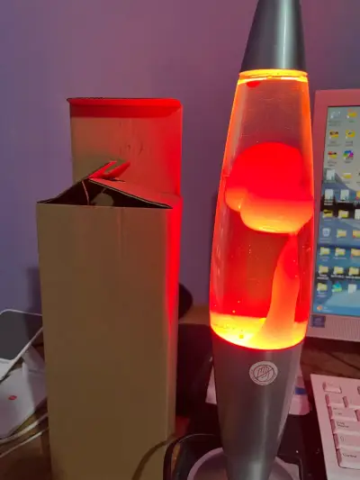 Lámpara de lava roja - miniatura 3