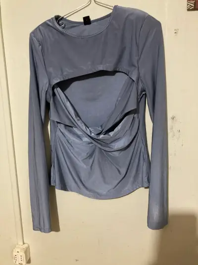 Top azul con mangas largas - miniatura 3
