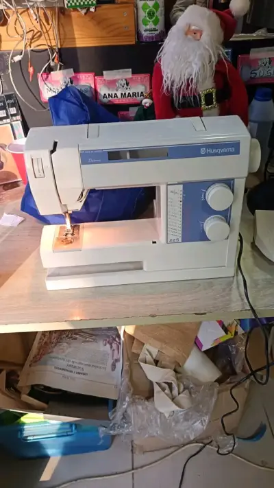 Máquina de coser Remington vintage - miniatura 2
