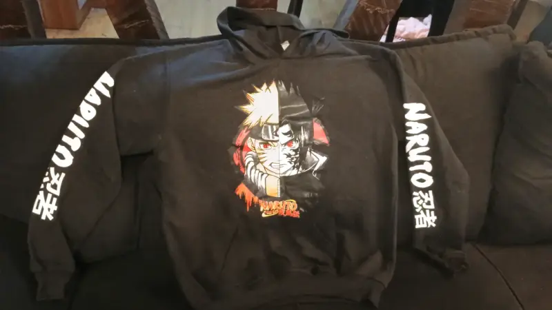 Polerón negro de Naruto - 1