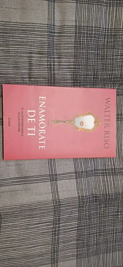 Libros escolares y lectura personal - miniatura 1