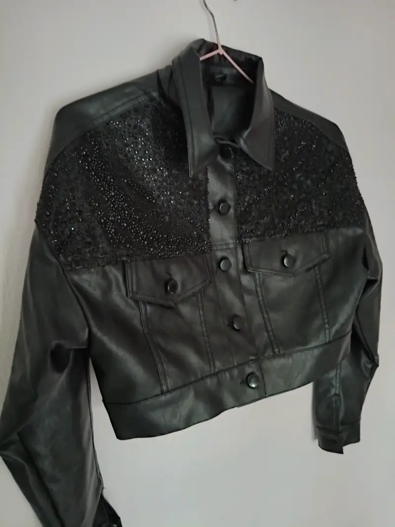 Chaqueta corta negra con brillos - 2