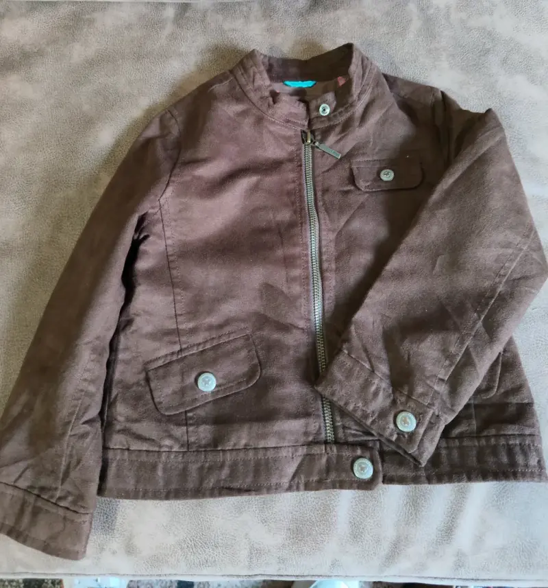 Chaqueta café para niña - 1