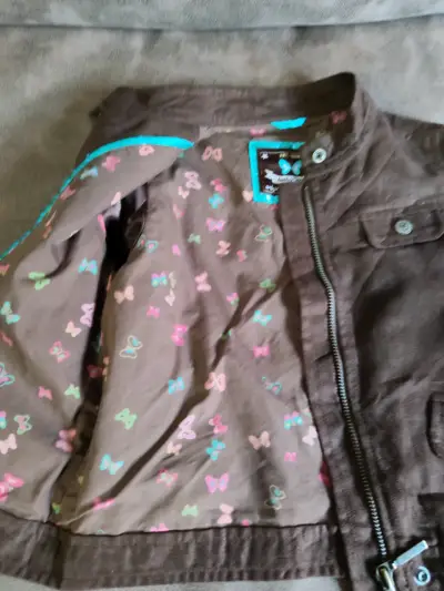 Chaqueta café para niña - miniatura 2