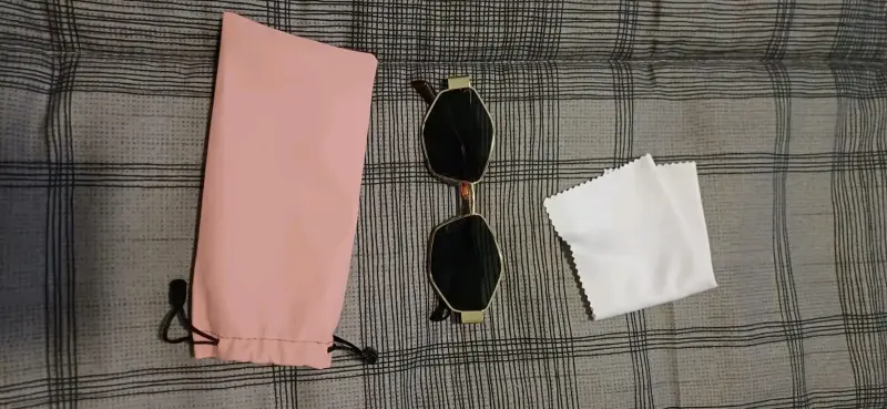 Lentes de sol y joyas - 1