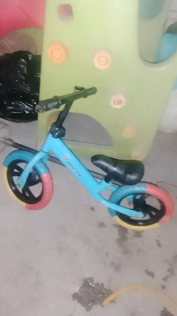 Bicicleta de entrenamiento infantil