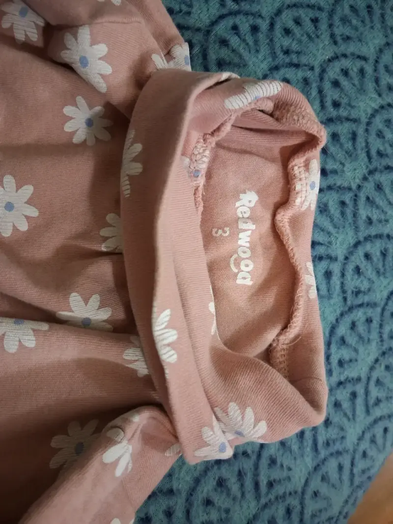 Polera rosa con flores - 2