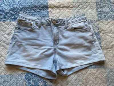 Shorts de mezclilla claros - miniatura 1
