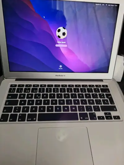Laptop MacBook Air usada - miniatura 1