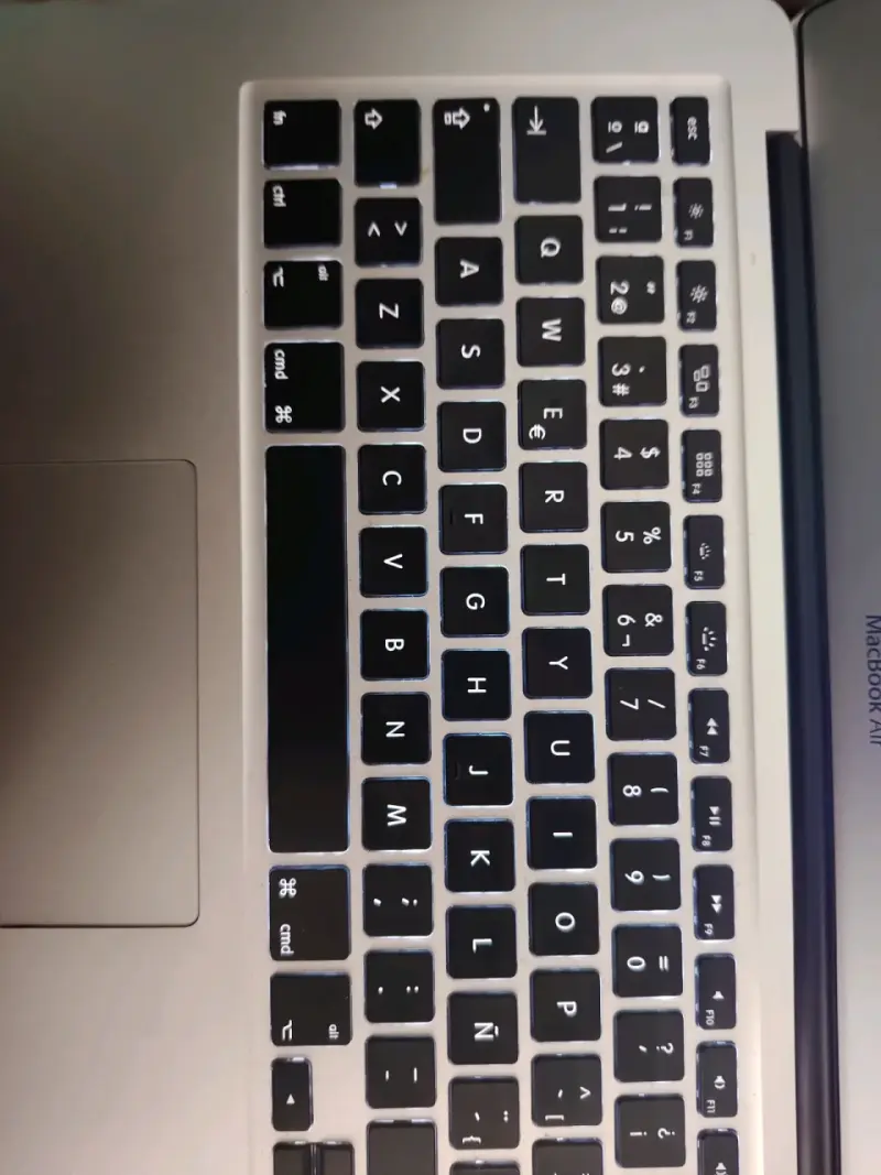 Laptop MacBook Air usada - 3
